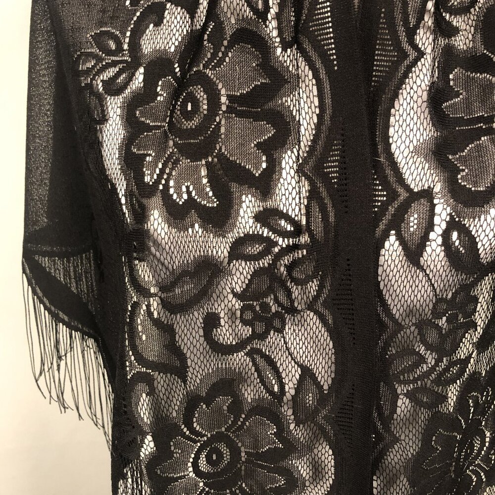 Vintage Black Floral Lace Fringe Shawl Wrap – Elegant Evening Layer - Picture 5 of 9